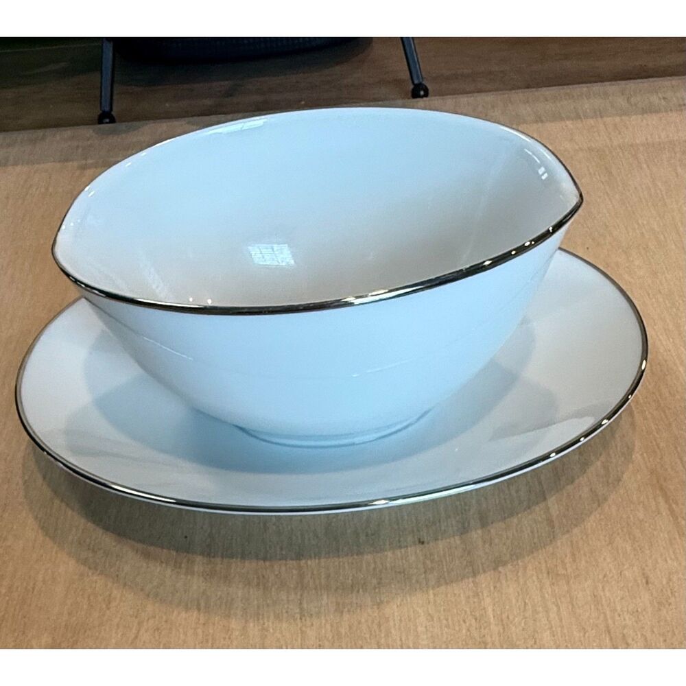 Noritake Fremont Gravy Boat Attached Underplate Platinum Trim China 6127